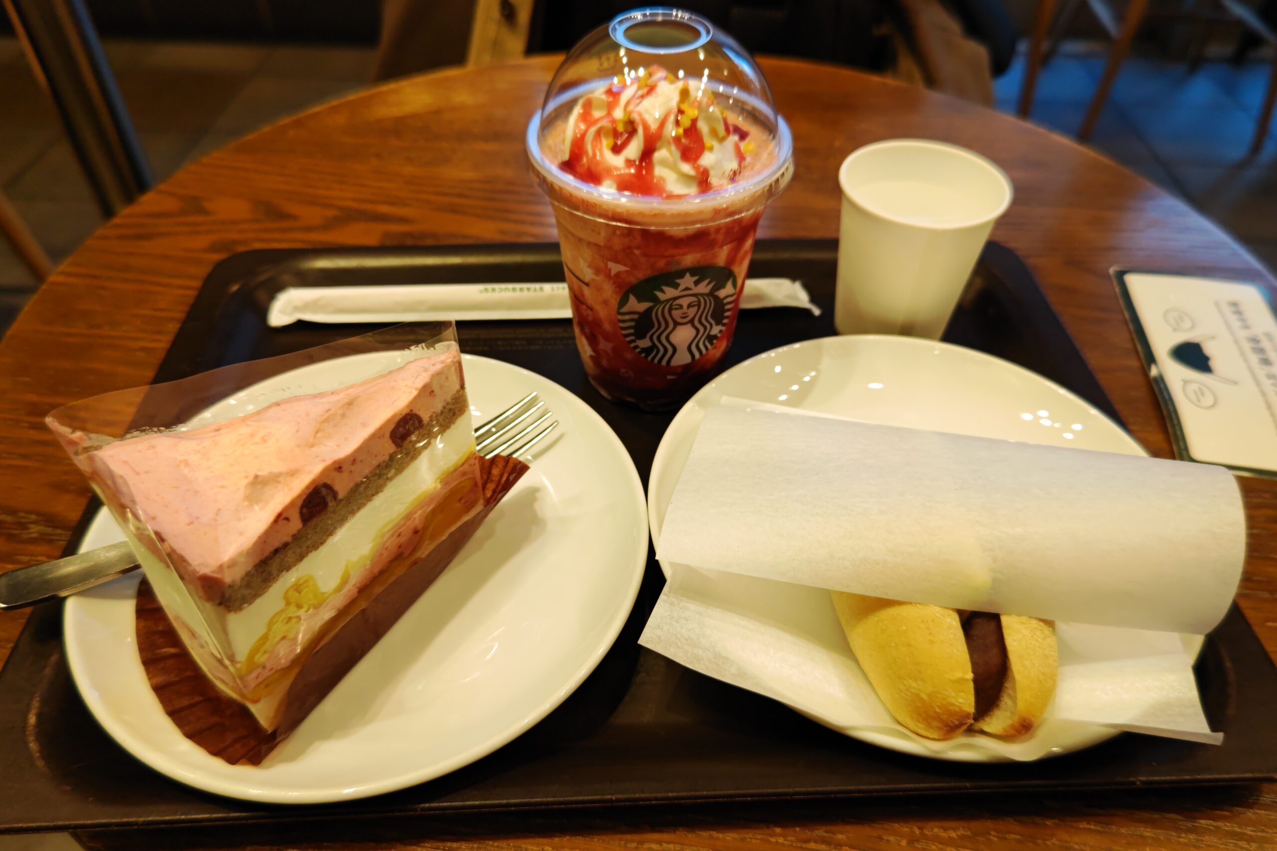 皆既月食とスターバックスとクリスマスツリーと